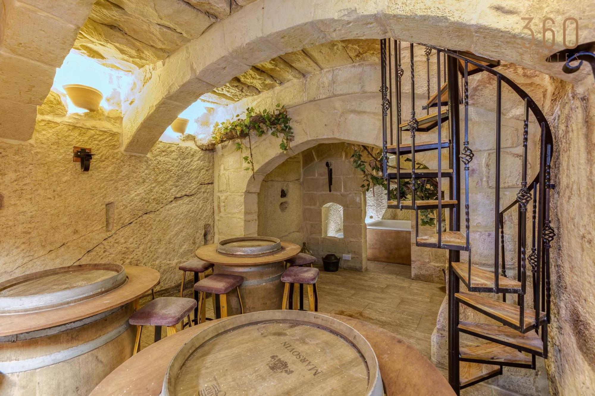 Spacious 4Br Home With Wine Cellar In Zebbug By 360 Estates Exterior photo