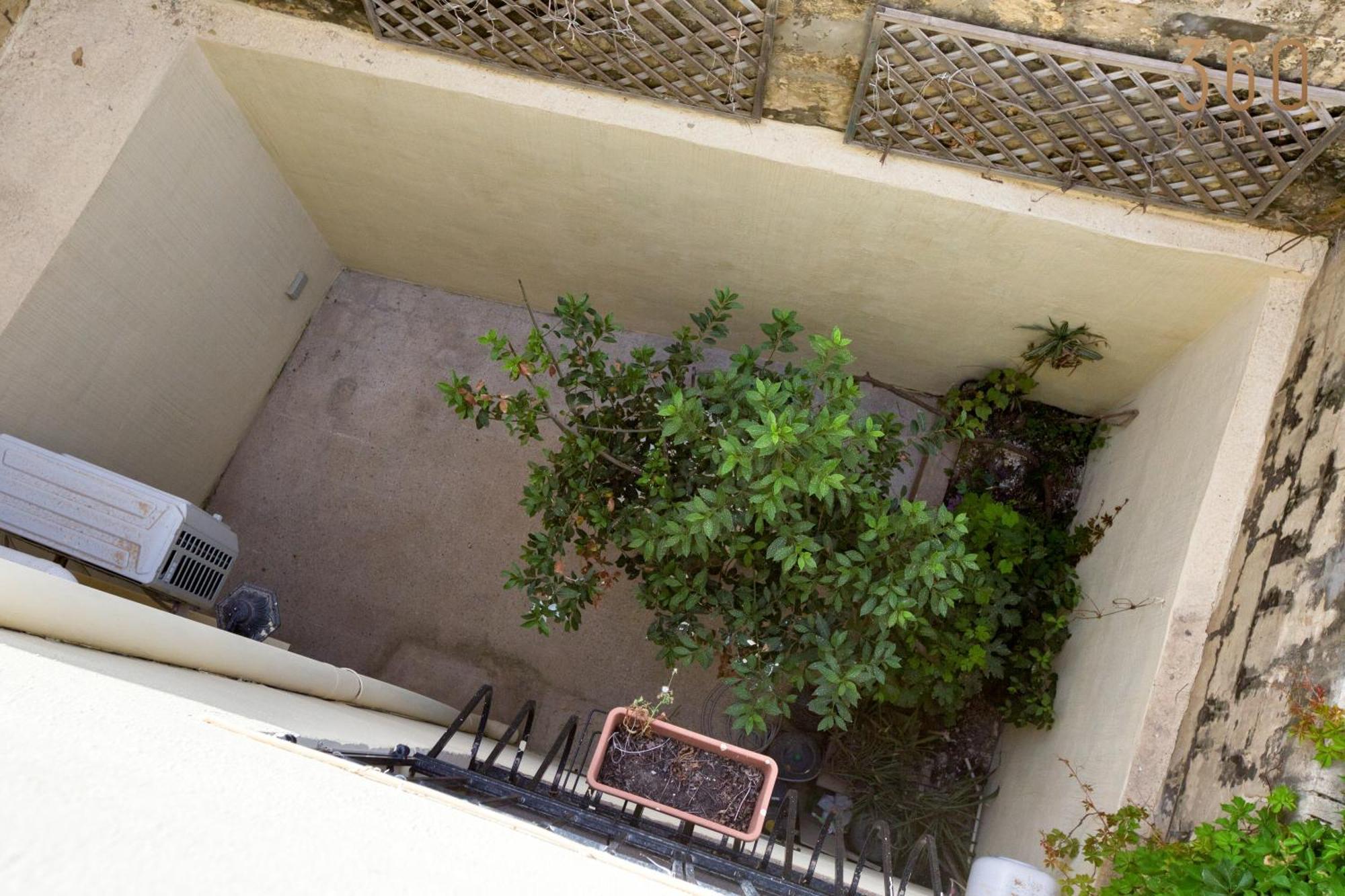 Spacious 4Br Home With Wine Cellar In Zebbug By 360 Estates Exterior photo